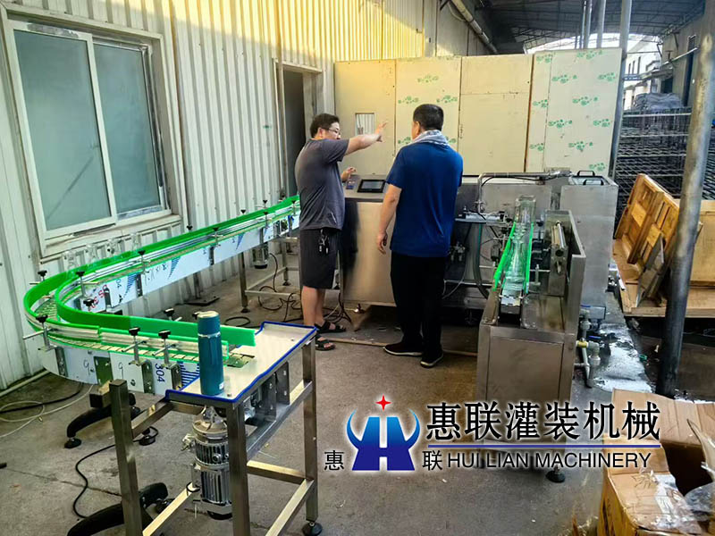 四川南充洗瓶机现场